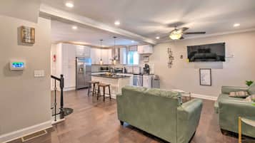 House (4 Bedrooms) | Interior