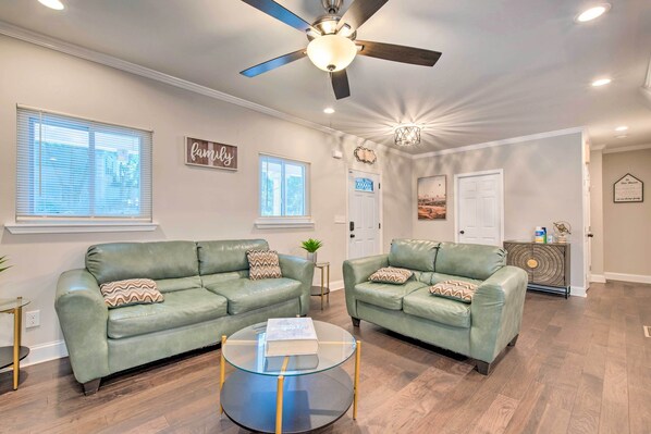 House (4 Bedrooms) | Interior - Stylish College Park Home w/ Private Garden! (College Park)