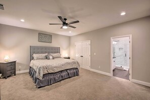 House (4 Bedrooms) | Interior - Stylish College Park Home w/ Private Garden! (College Park)