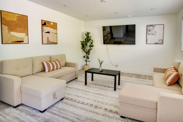 House (3 Bedrooms) | Depan hartanah