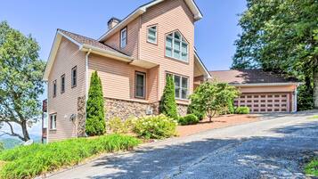 Rumah (3 Bedrooms) | Bagian depan properti