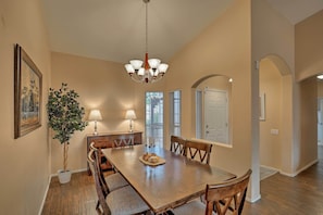 House (3 Bedrooms) | Interior
