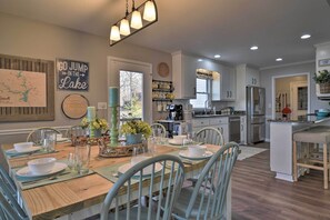 House (5 Bedrooms) | Interior