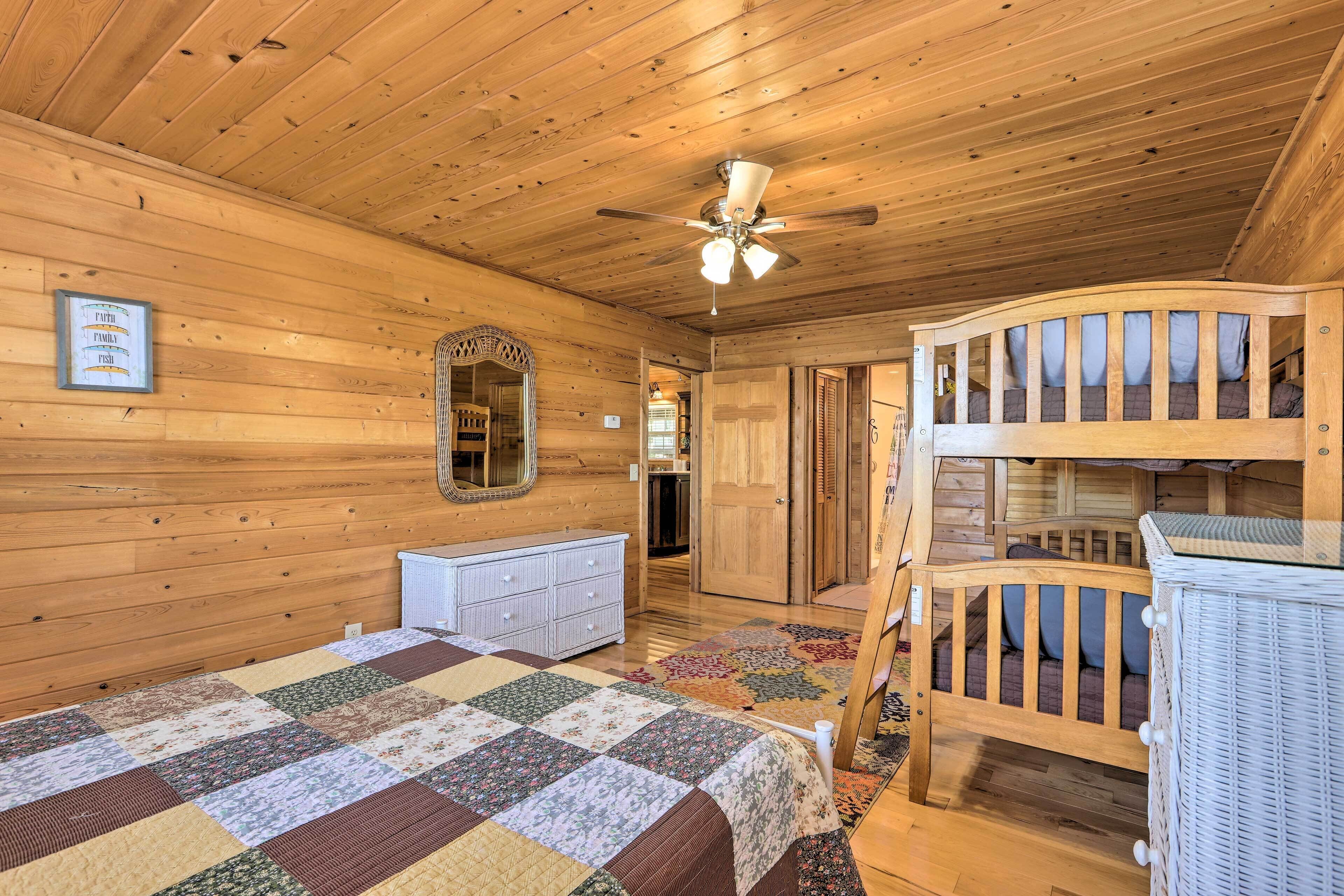 House (2 Bedrooms) | Interior