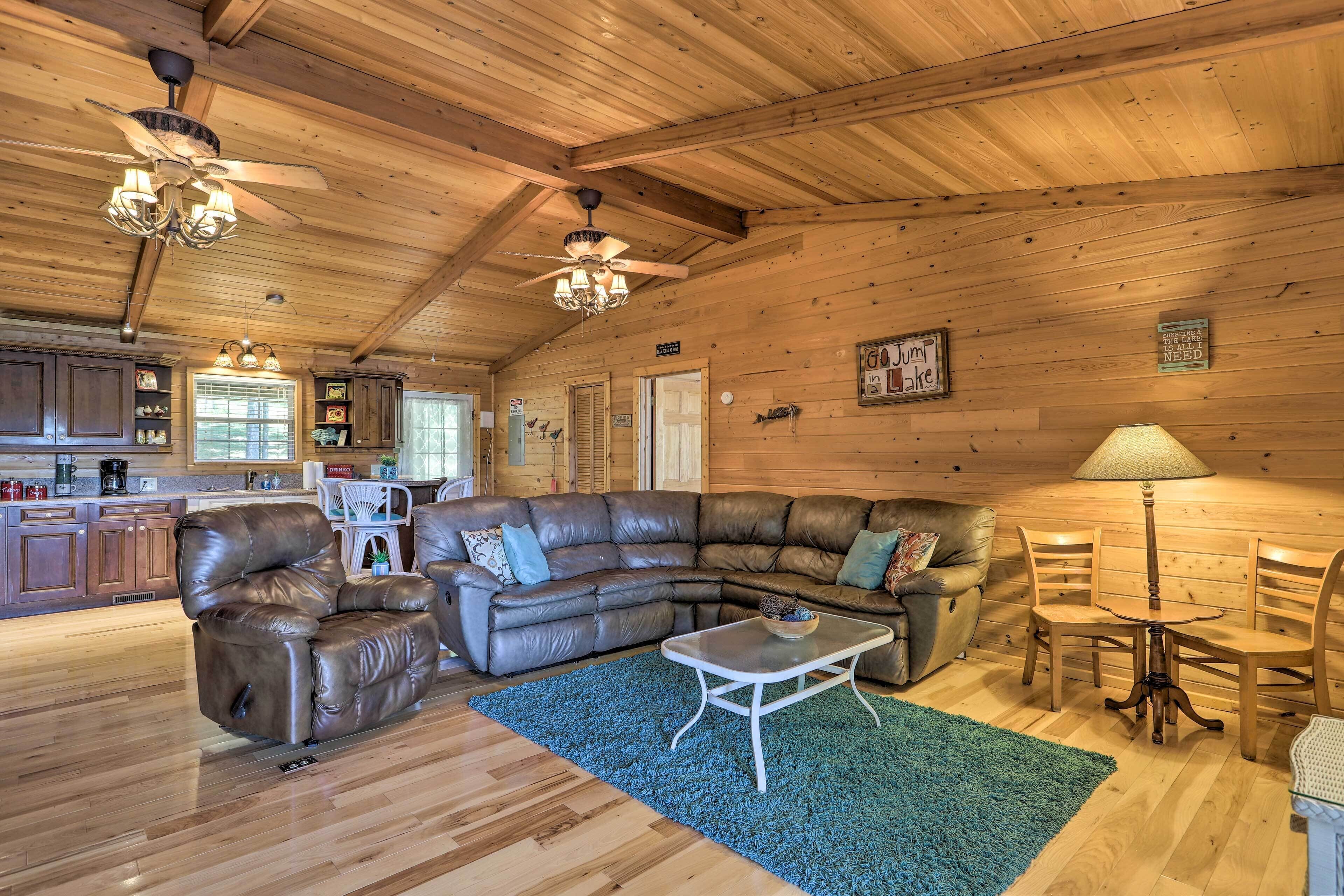 House (2 Bedrooms) | Interior