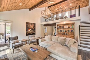 House (5 Bedrooms) | Interior - The Ultimate Luxury Retreat on Lake Burton! (Clayton)