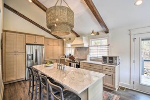 House (5 Bedrooms) | Interior - The Ultimate Luxury Retreat on Lake Burton! (Clayton)