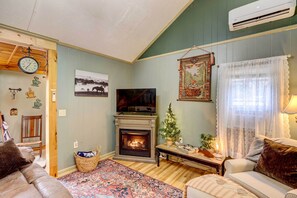 House (2 Bedrooms) | Interior - Adorable Ellijay Cabin w/ Hot Tub & Fire Pit (Ellijay)