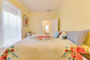 Interior - Cozy Thomasville Cottage - Walk to Downtown! (Thomasville)