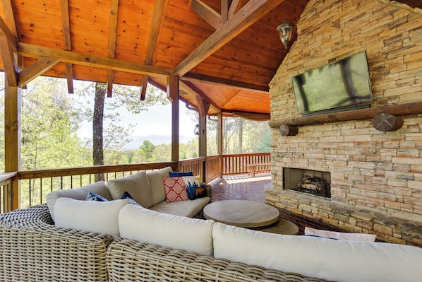 House (4 Bedrooms) | Front of property