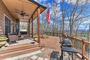 Interior - Mineral Bluff Cabin Near Lake Blue Ridge! (Mineral Bluff)