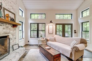 Cottage (2 Bedrooms) | Interior