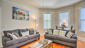 Apartment (2 Bedrooms) | Front of property