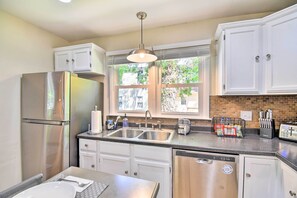 House (3 Bedrooms) | Interior - Charming Hampton Home w/ Yard: 2 Mi to Beach! (Hampton)