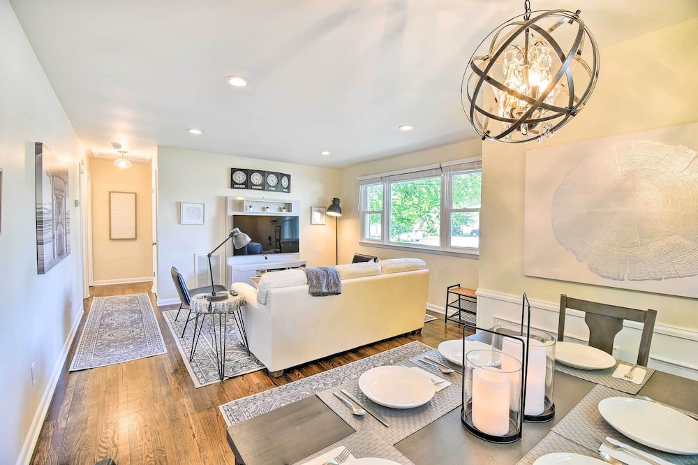 Charming Hampton Home w/ Yard: 2 Mi to Beach! - Hampton Roads, VA