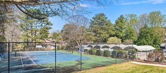 Decatur Apartment w/ Tennis Court ~ 11 Mi to ATL