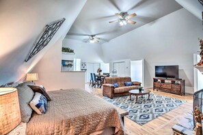 Apartment (0 Bedroom) | Interior - Lake Allatoona Area Studio w/ Pool and Views! (Cartersville)