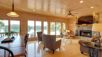 House (4 Bedrooms) | Interior