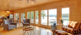 Mountain View Cabin on Lake Blue Ridge: Hot Tub!