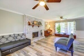 House (3 Bedrooms) | Interior - Dog-friendly Fayetteville Home w/ Fenced Yard! (Fayetteville)