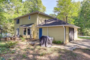 House (3 Bedrooms) | Interior - Dog-friendly Fayetteville Home w/ Fenced Yard! (Fayetteville)
