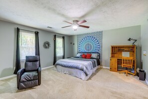 House (3 Bedrooms) | Interior - Dog-friendly Fayetteville Home w/ Fenced Yard! (Fayetteville)