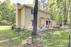 House (3 Bedrooms) | Interior - Dog-friendly Fayetteville Home w/ Fenced Yard! (Fayetteville)