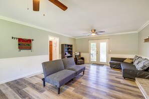 House (3 Bedrooms) | Interior - Dog-friendly Fayetteville Home w/ Fenced Yard! (Fayetteville)