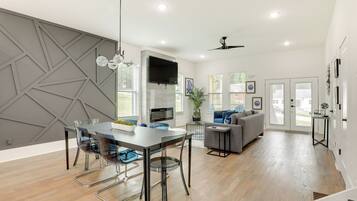 House (4 Bedrooms) | Interior