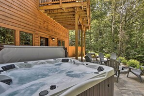 Terrace/patio - New Construction With Modern Design & Hot Tub! (Ellijay)
