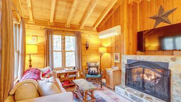 House (1 Bedroom) | Interior