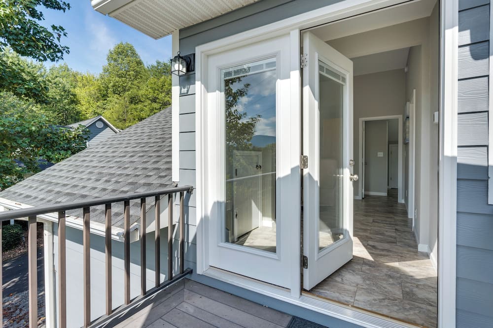 Young Harris Vacation Rental w/ Mountain Views! - Brasstown Bald, GA