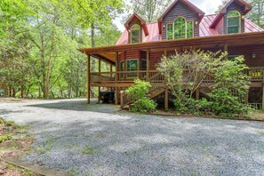 House (5 Bedrooms) | Interior - Private Cartecay River Home w/ Hot Tub & Game Room (Ellijay)