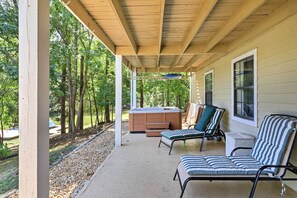 Cottage (4 Bedrooms) | Interior - Lakefront Cottage w/ Private Hot Tub! (Buckhead)