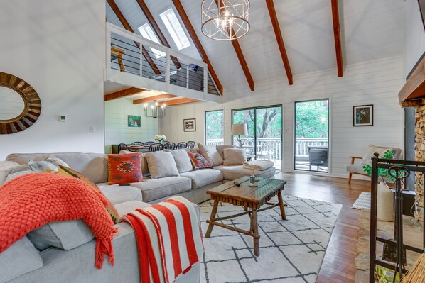 House (3 Bedrooms) | Living area | Fireplace