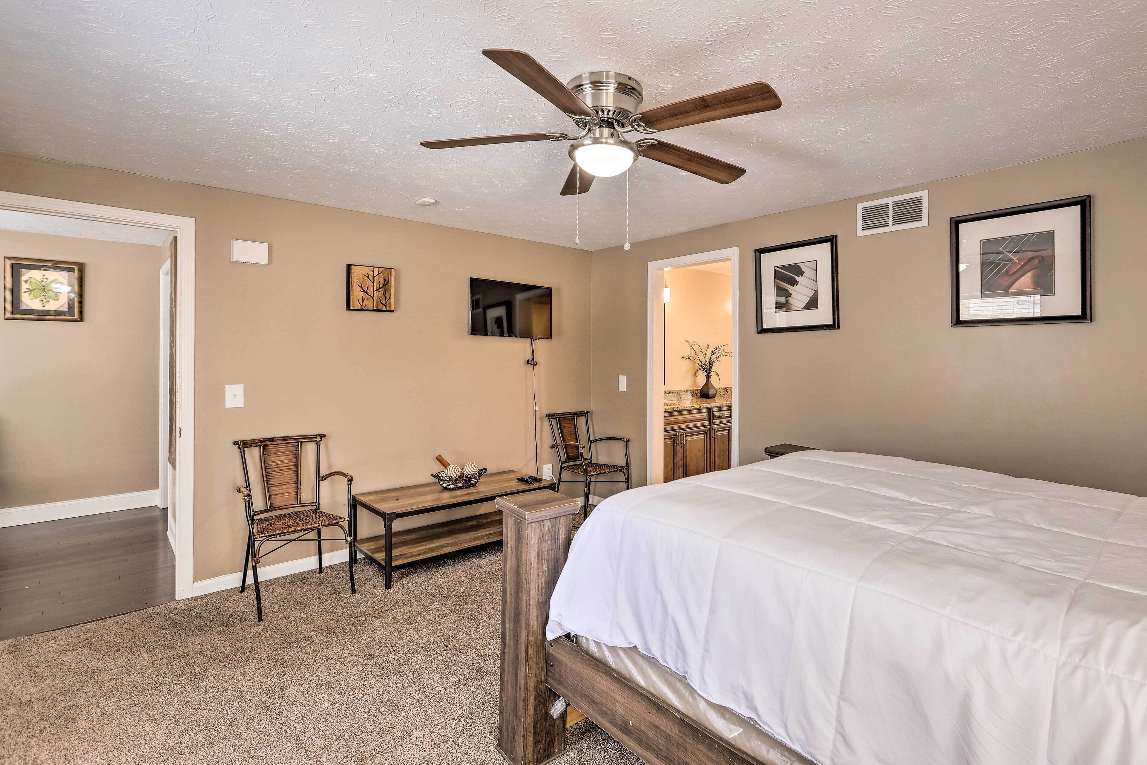 House (5 Bedrooms) | 5 bedrooms, iron/ironing board, bed sheets