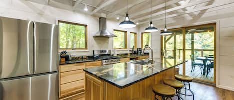 House (3 Bedrooms) | Interior