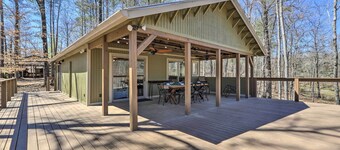 Stunning Culloden Cabin With Deck & Creek View!