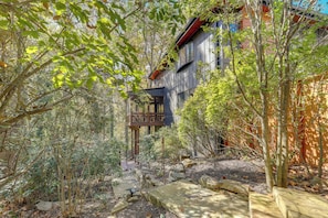 Interior - Mid-century Modern Luxe Retreat w/ Hot Tub & Decks (Atlanta)