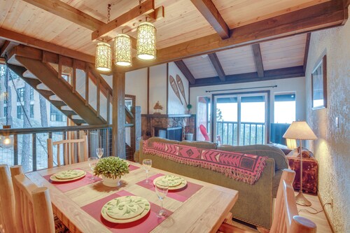 1 Mi to Stagecoach Lift! Homey Tahoe Townhome