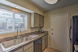 House (2 Bedrooms) | Interior - Tucson Home W/landscaped Backyard Patio & Fire Pit (Tucson)