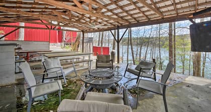 Lakefront Lavonia Cottage w/ 2-story Dock!