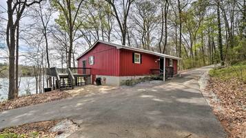 Cottage (3 Bedrooms) | Front of property