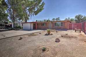 House (3 Bedrooms) | Interior - Renovated Tucson Gomez Casita w/ Yard < 7 Mi to DT (Tucson)