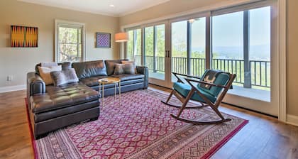 Hiawassee Getaway w/ Deck, Mountain & Lake Views!