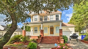 Unclassified image, 5 of 30, button - Stately Norfolk Home w/ Fenced Yard: Walk to Beach (Norfolk)