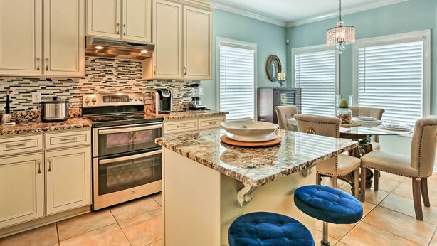 Unclassified image, 1 of 30, button - Stately Norfolk Home w/ Fenced Yard: Walk to Beach (Norfolk)