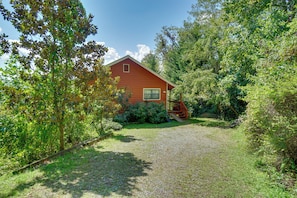 House (3 Bedrooms) | Interior - 'frog Leap' Hiawassee Cabin w/ Blue Ridge Mtn View (Hiawassee)