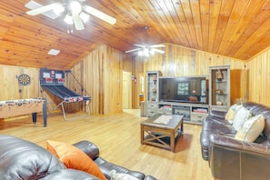House (4 Bedrooms) | Interior - Wooded Blue Ridge Cabin: 2 Decks, Fire Pit! (Cherry Log)
