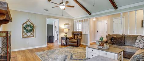 House (3 Bedrooms) | Interior